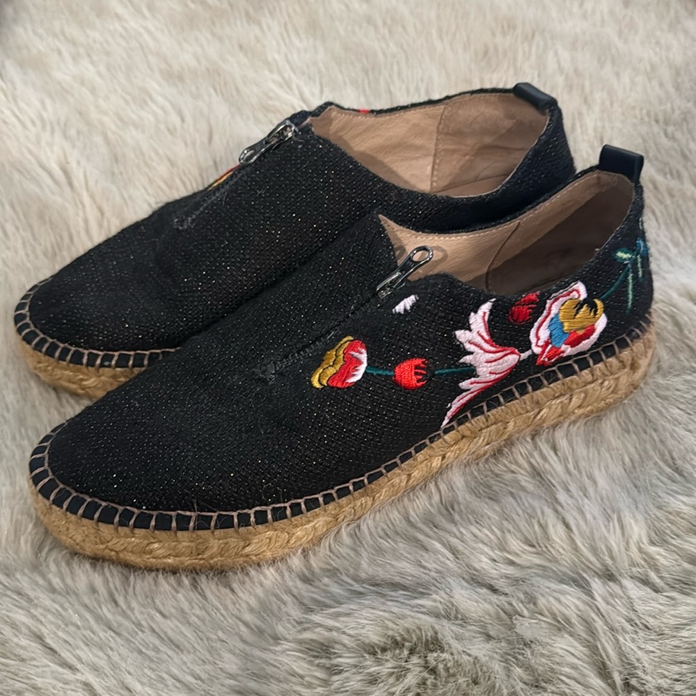 Espadrille with embroidery